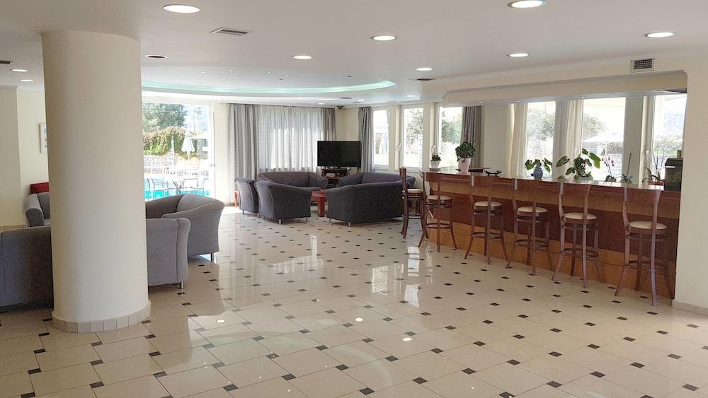 Sunny Bay Hotel Kissamos Exterior photo